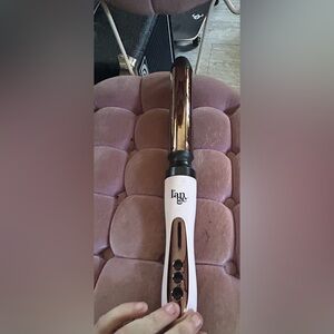 L’ange White and Black Curling Wand